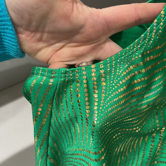 Snowflake Designs Gymnastics Leotard Adult Small green & gold Excellent like new - Picture 12 of 13
